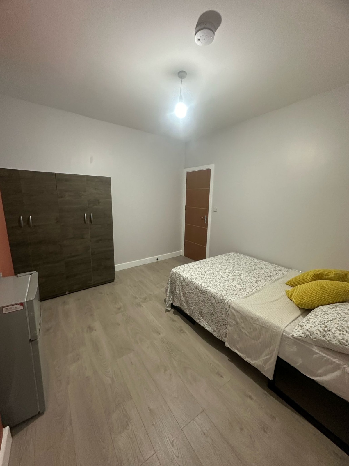 🌟 Double/Single Room – Philip Lane, Seven Sisters (N15 4HJ)